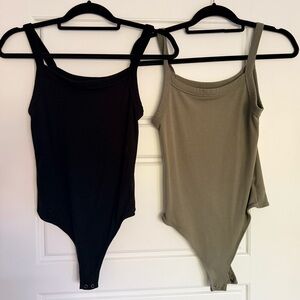 American Eagle - 2x Medium Ribbed Sleeveless Bodysuit - Black & Olive
